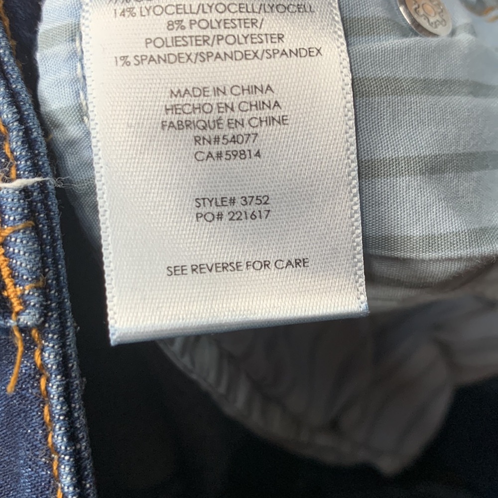 CAbi Skinny Distressed Jeans Style 3752 Size 4 - Picture 13 of 14